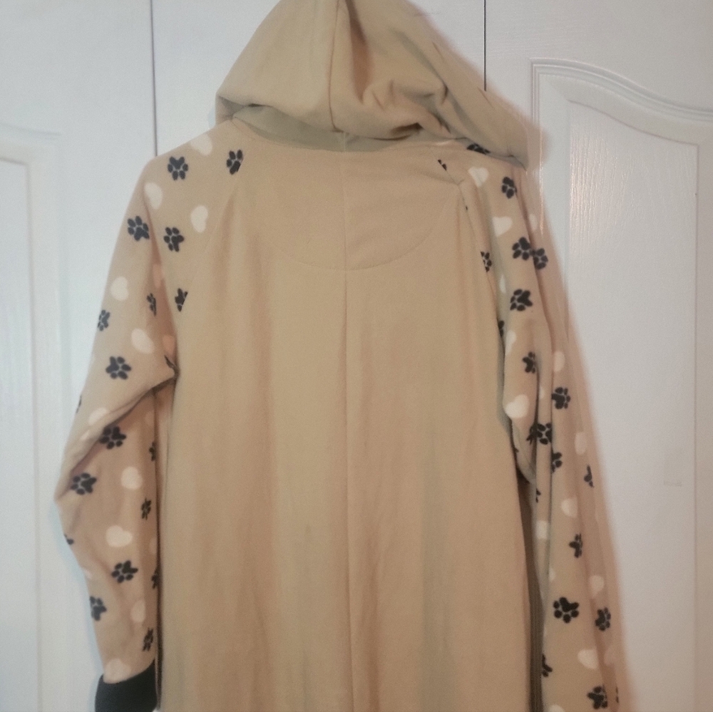 Beige Pug Onesie with Black Paw Prints - Picture 5 of 7